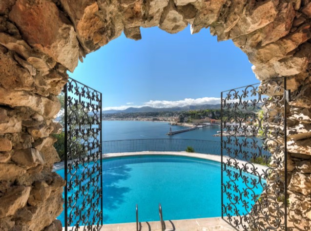 photo credit : Savills