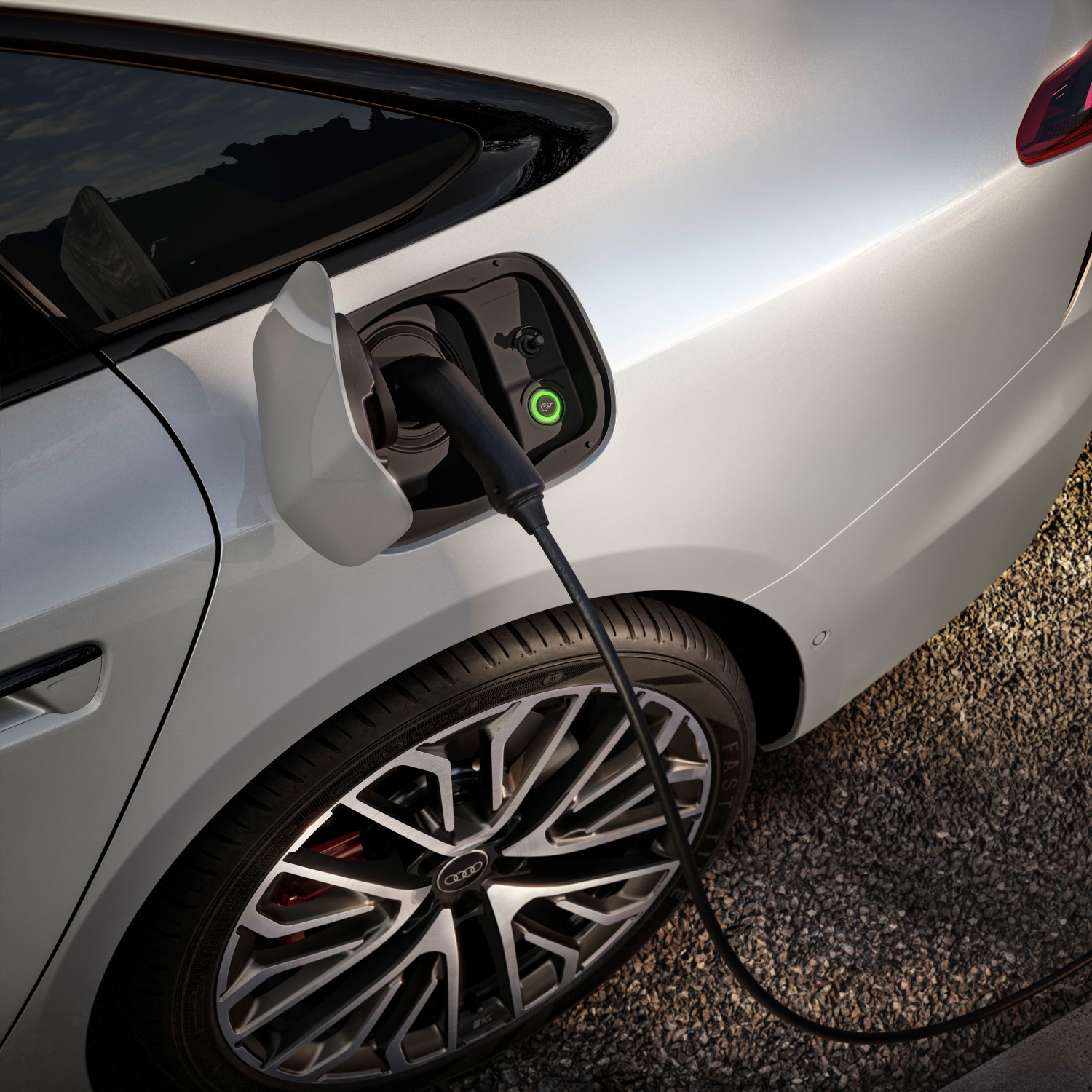 Audi A6 Sedan e-hybrid φόρτιση