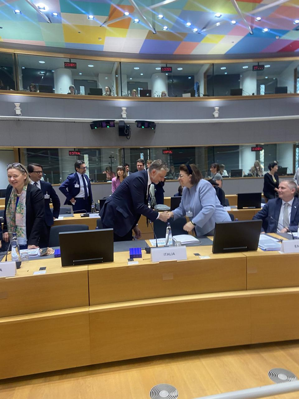 Η υπουργός Πολιτισμού Λίνα Μενδώνη με τον υπουργό Πολιτισμού της Ιταλίας Αλεσάντρο Τζούλι