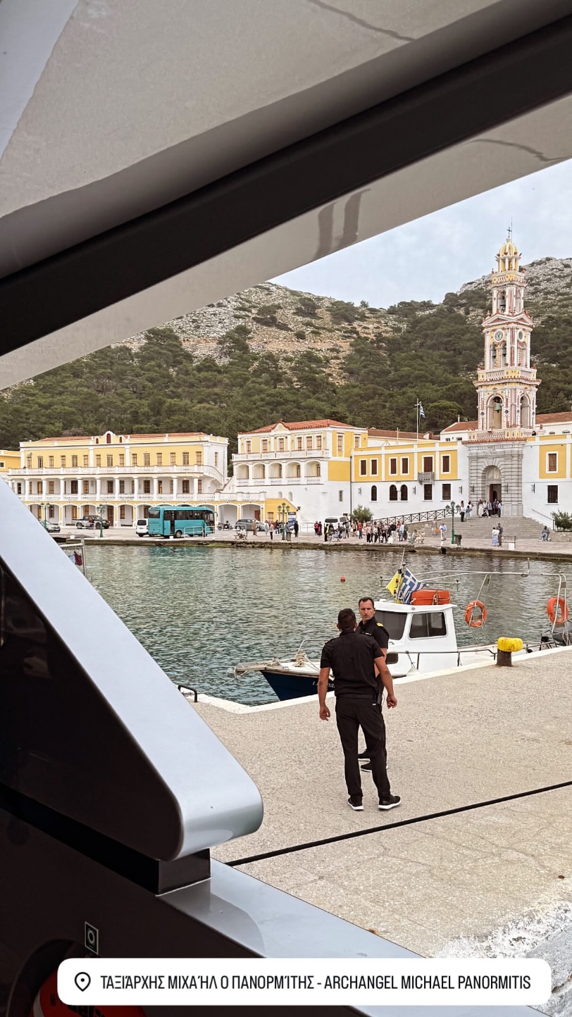 Ο Πανορμίτης μέσα από το yacht Belita