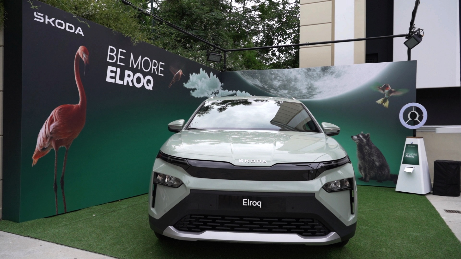 Skoda Elroq: Τραβά τα γυναικεία βλέμματα