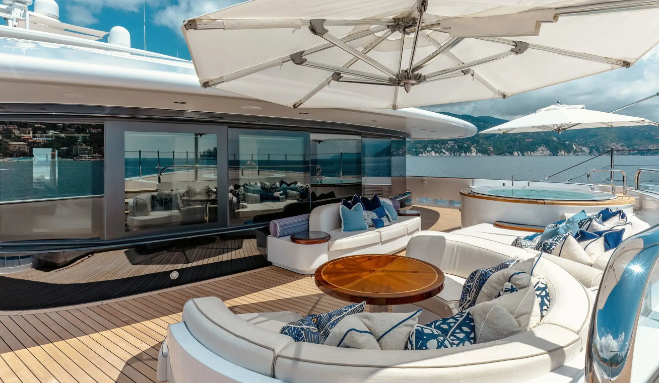 Gigia (photo credit : www.burgessyachts.com)