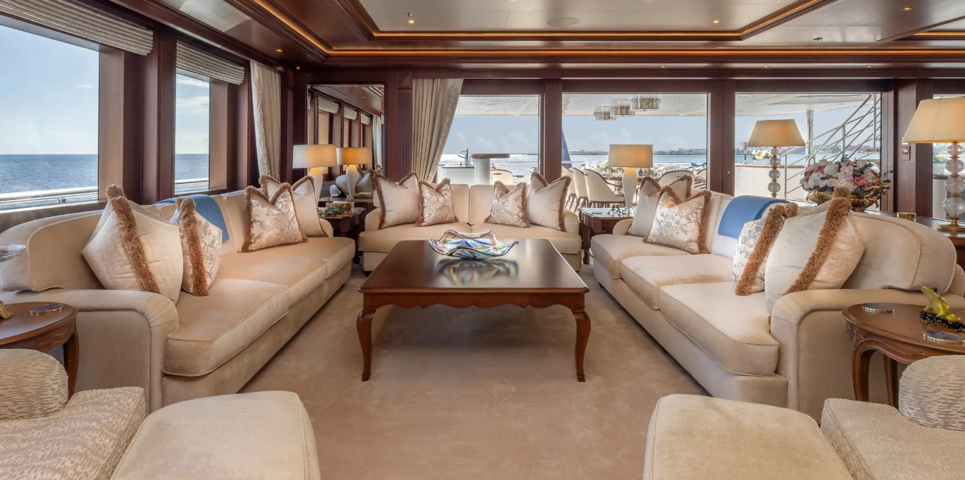 Gigia (photo credit : www.burgessyachts.com)