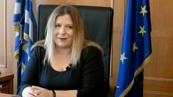 Μαρία Συρεγγέλα στο mononews: Οι θέσεις δεν μας ανήκουν και στην πολιτική πρέπει να ξέρεις πότε κλείνει ένας κύκλος