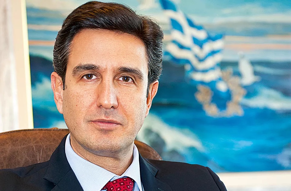 Dimitris Tryfon «Ναι» υπό όρους στο νέο ξενοδοχείο του Δημήτρη Τρυφωνόπουλου κάτω από ...