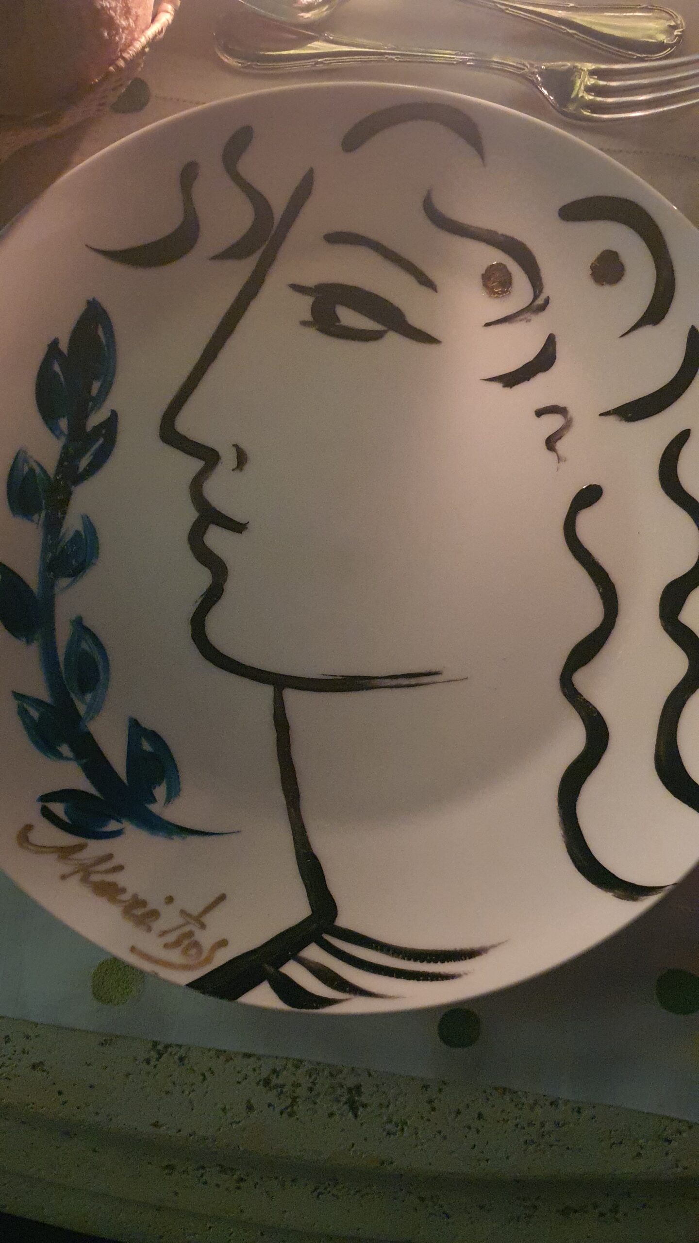 Η μορφή του Μεγάλου Αλεξάνδρου δια χειρός Mara Karetsos στα πιάτα