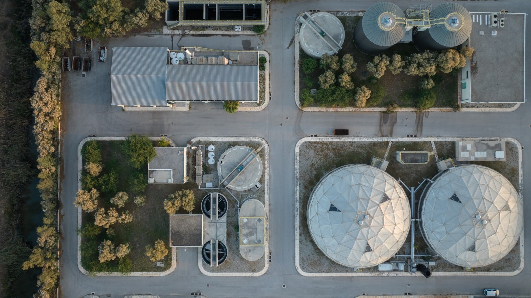 &Kappa;έ&nu;&tau;&rho;&omicron; &Epsilon;&pi;&epsilon;&xi;&epsilon;&rho;&gamma;&alpha;&sigma;ί&alpha;&sigmaf; &Lambda;&upsilon;&mu;ά&tau;&omega;&nu; &Theta;&rho;&iota;&alpha;&sigma;ί&omicron;&upsilon;, &Pi;&eta;&gamma;ή: &Alpha;&rho;&chi;&epsilon;ί&omicron; &Epsilon;&Upsilon;&Delta;&Alpha;&Pi;