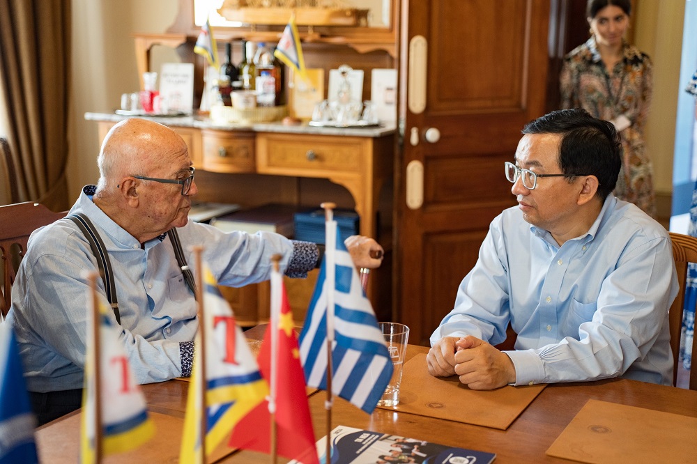 Πρέσβης Κίνας
