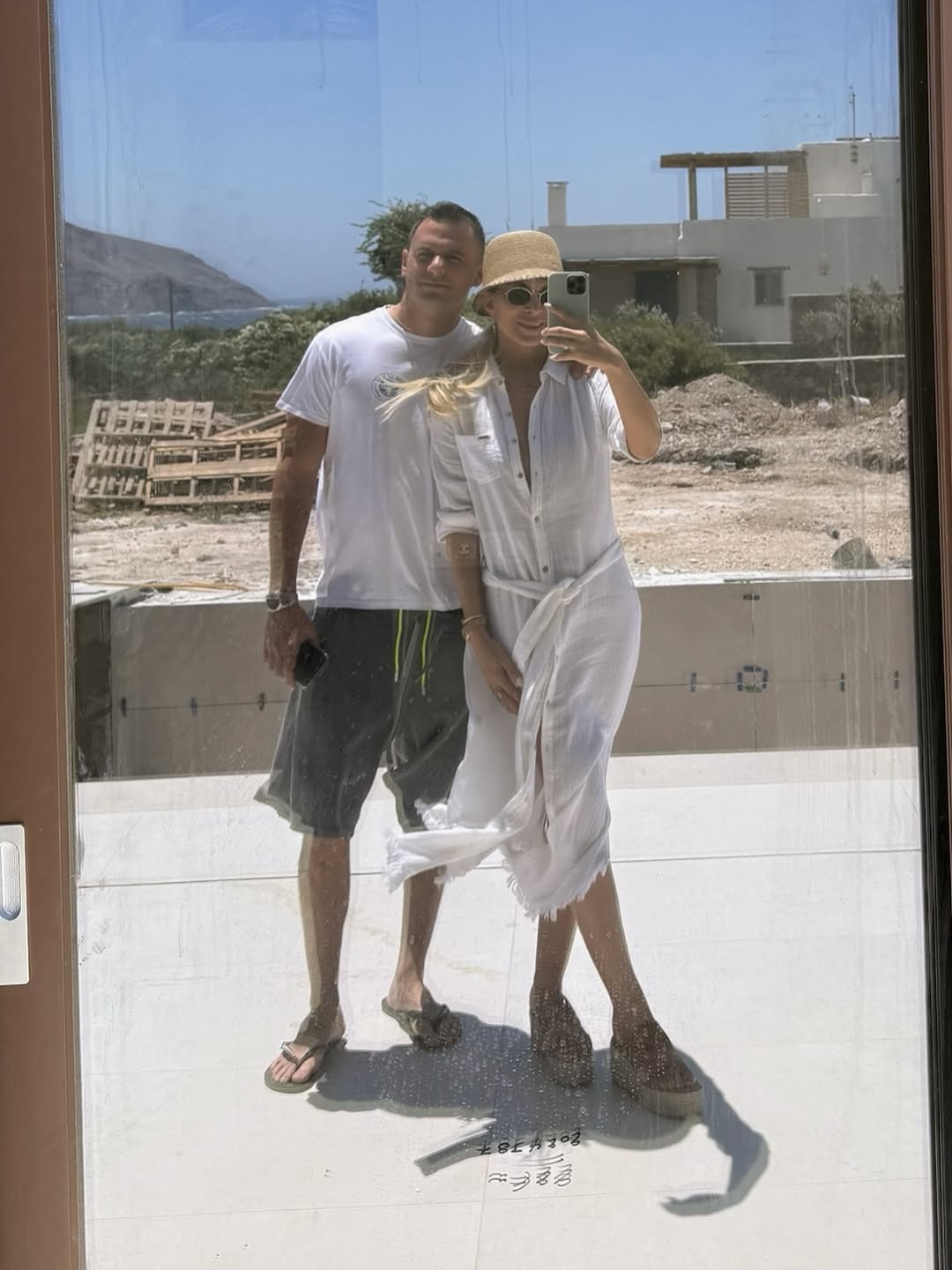 Παναγιώτης Κουτσουμπής και Κατερίνα Καινούργιου στην Πάρο