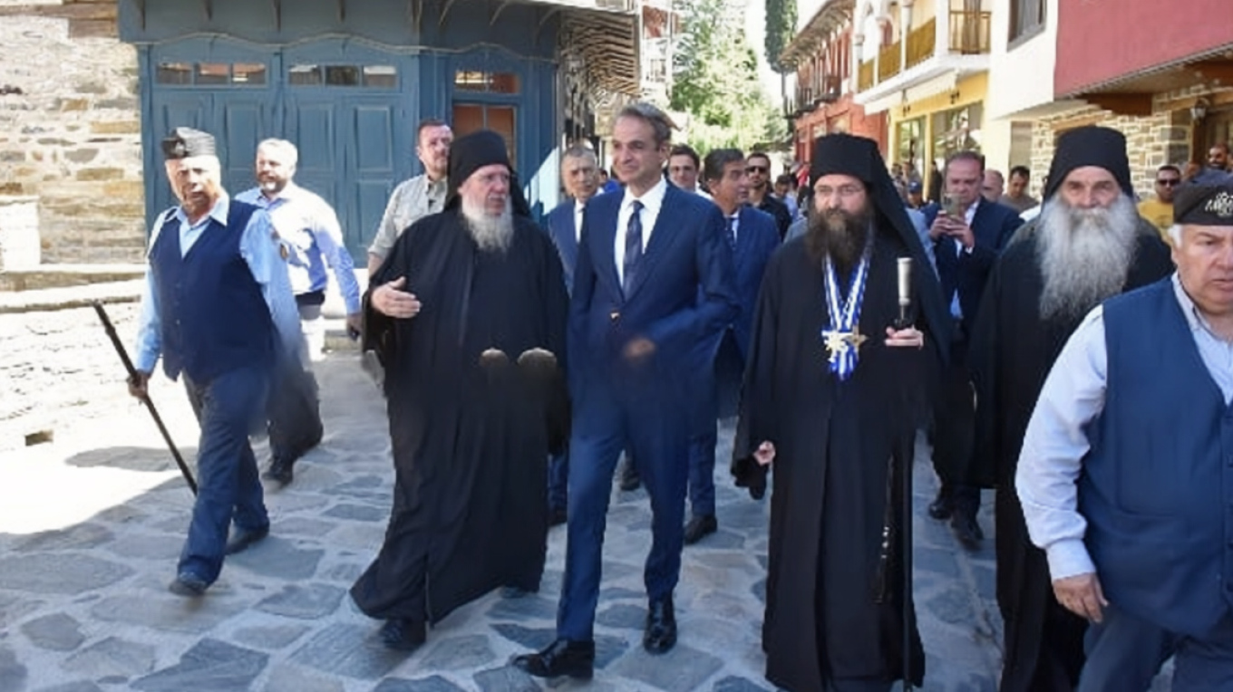Μητσοτάκης από Άγιον Όρος: «Στηρίζουμε την πνευματική αποστολή του τόπου» (φωτογραφίες)