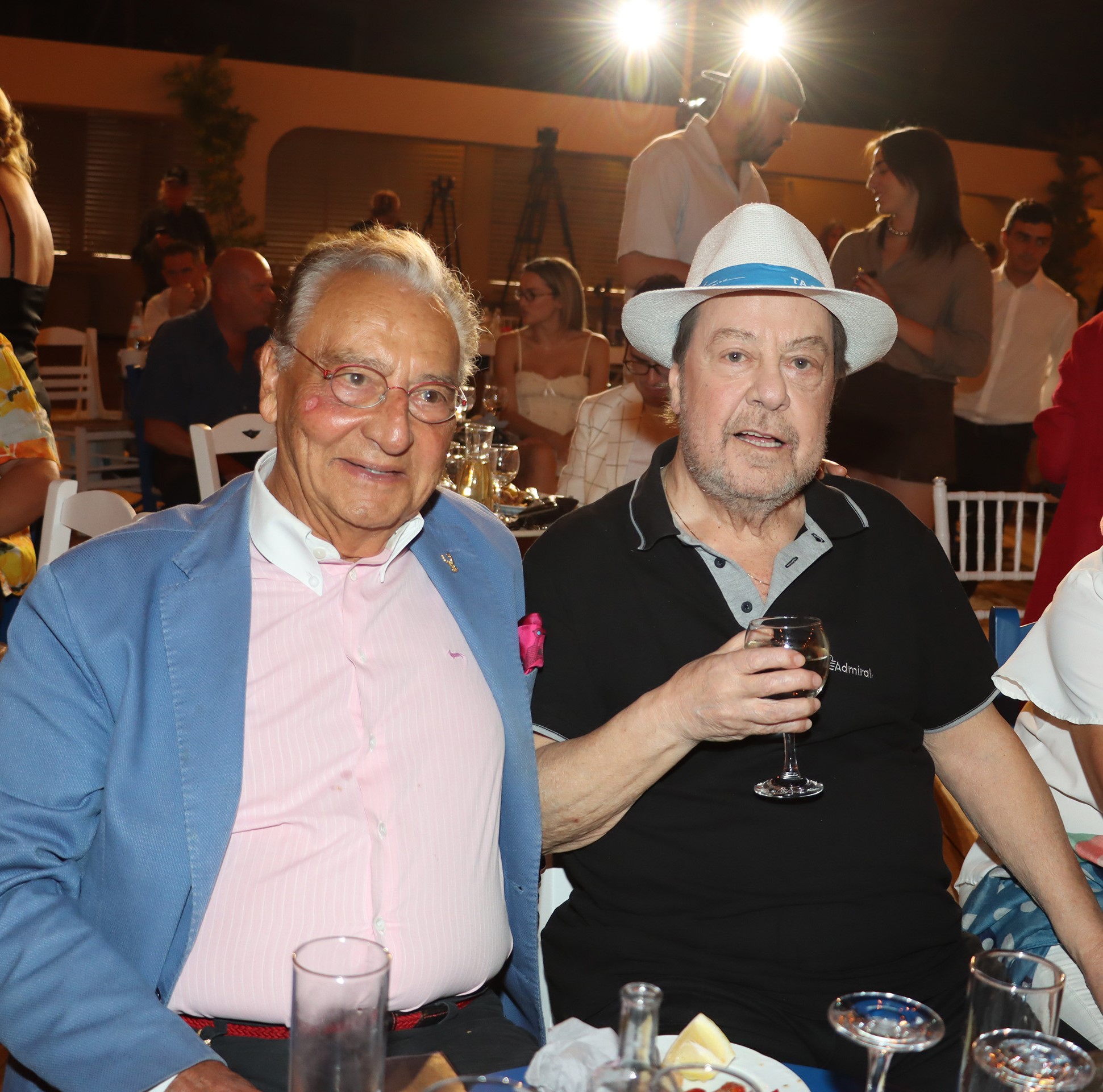 Ο Πρόεδρος της Minos Emi, Μάκης Μάτσας και ο Γιάννης Πάριος