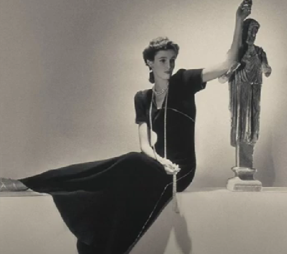 (photo credit : One fashion question -youtube "Babe Paley: The Enigmatic Swan of Truman Capote" )
