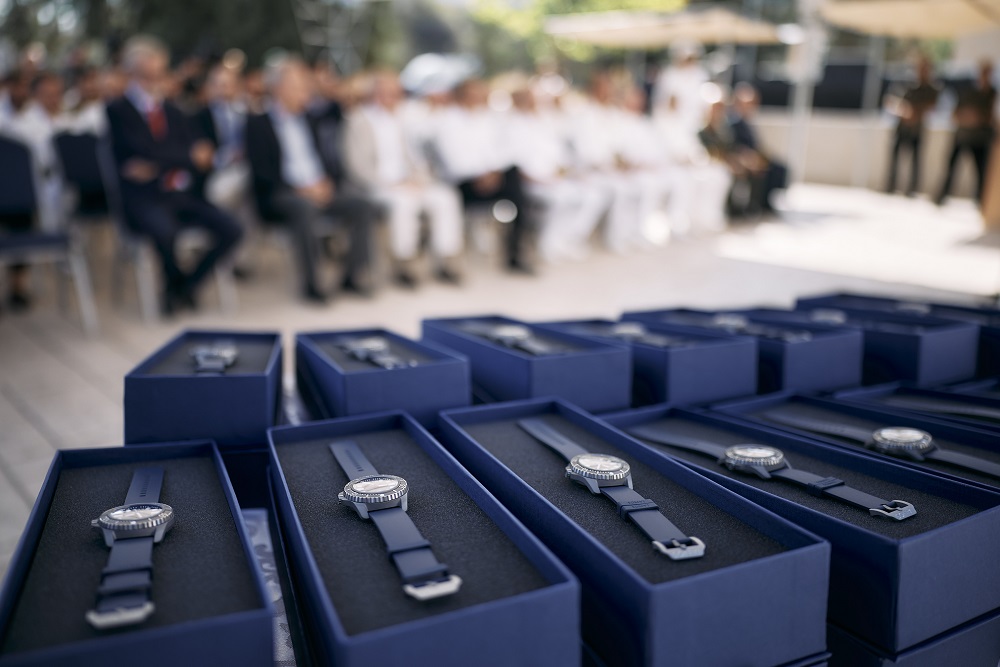 Ο Κυριάκος Μητσοτάκης σε εκδήλωση για τη δωρεά καταδυτικών ρολογιών χειρός στο προσωπικό της Διοίκησης Υποβρυχίων Καταστροφών