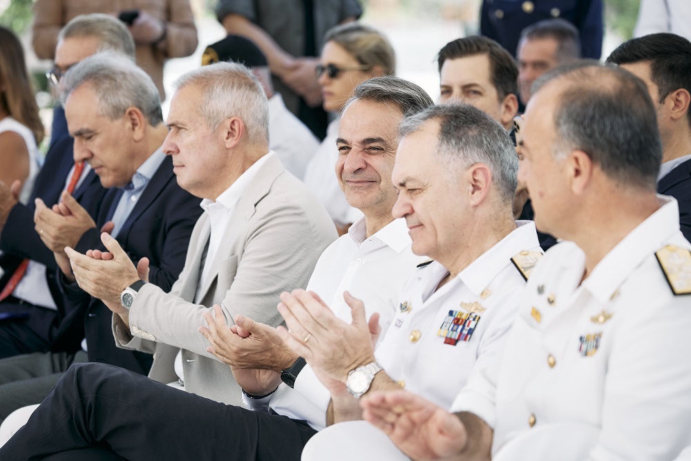 Ο Κυριάκος Μητσοτάκης σε εκδήλωση για τη δωρεά καταδυτικών ρολογιών χειρός στο προσωπικό της Διοίκησης Υποβρυχίων Καταστροφών