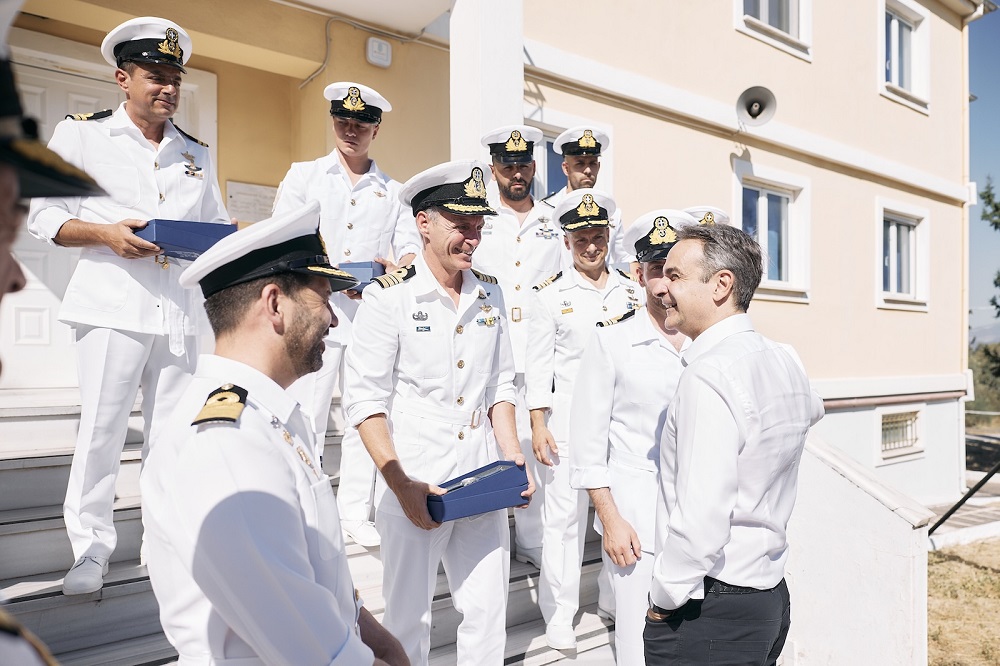 Ο Κυριάκος Μητσοτάκης σε εκδήλωση για τη δωρεά καταδυτικών ρολογιών χειρός στο προσωπικό της Διοίκησης Υποβρυχίων Καταστροφών
