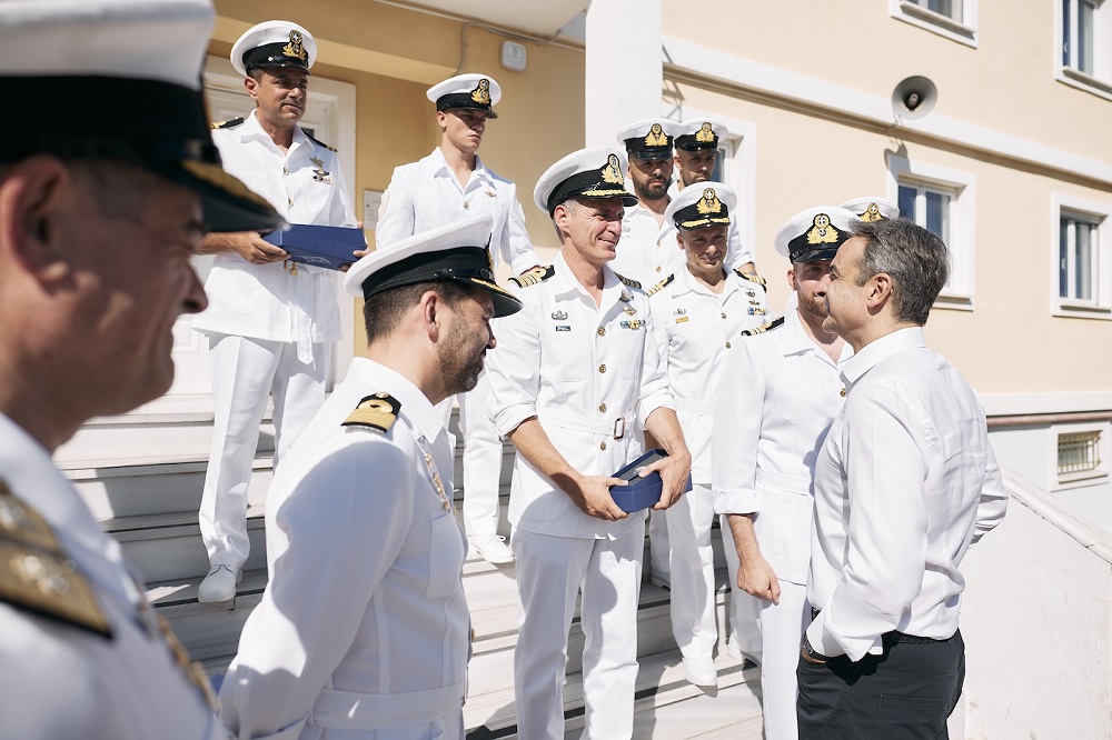 Ο Κυριάκος Μητσοτάκης σε εκδήλωση για τη δωρεά καταδυτικών ρολογιών χειρός στο προσωπικό της Διοίκησης Υποβρυχίων Καταστροφών