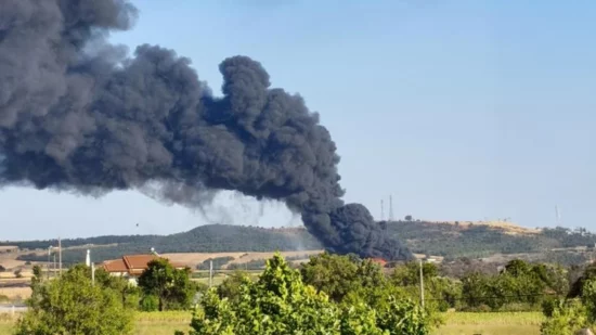 Αλεξανδρούπολη: Πυρκαγιά σε εργοστάσιο ανακύκλωσης