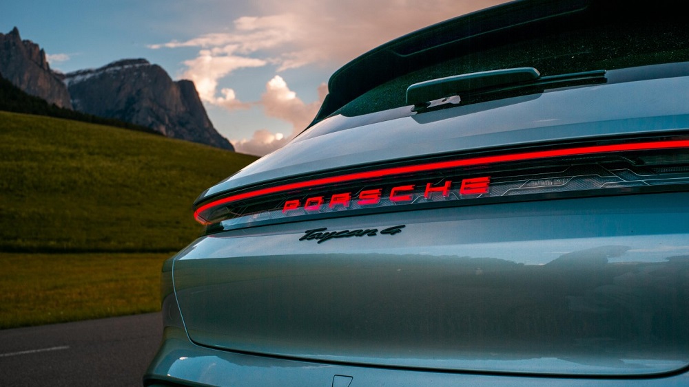 Porsche Taycan 4 Cross Turismo