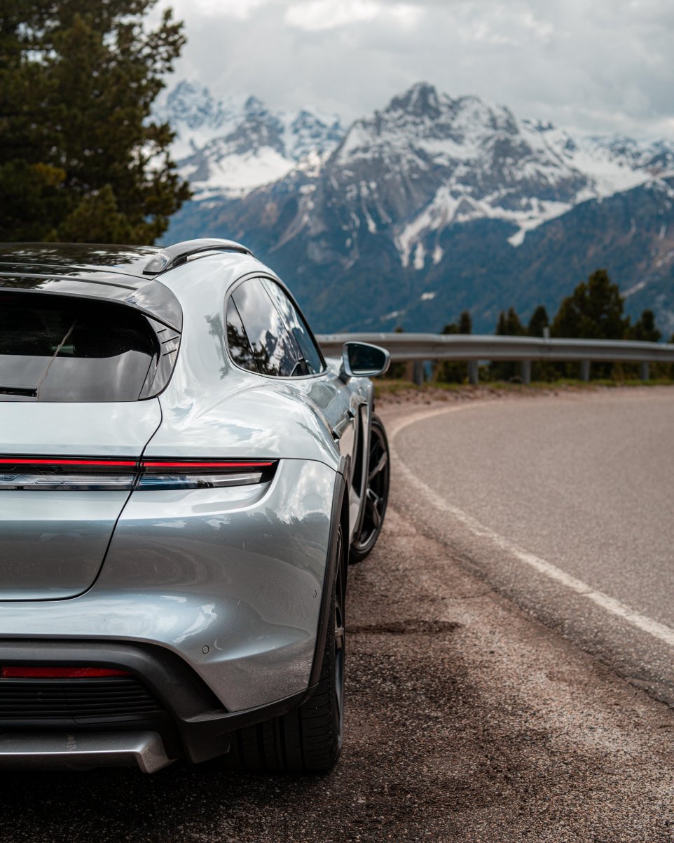 Porsche Taycan 4 Cross Turismo