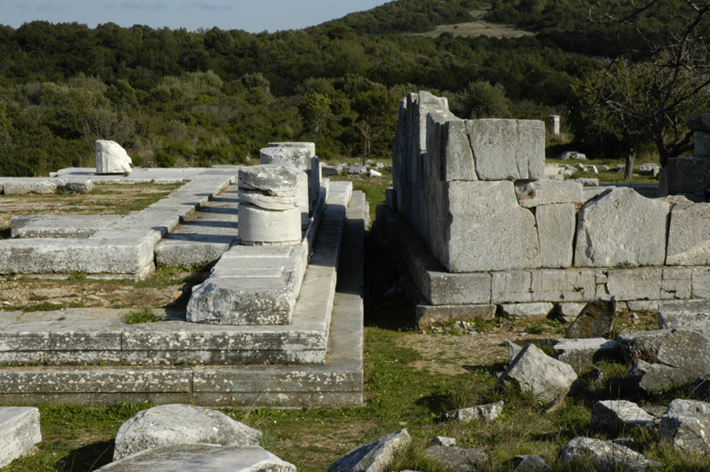 Κατάλοιπα του αρχαϊκού ναού
