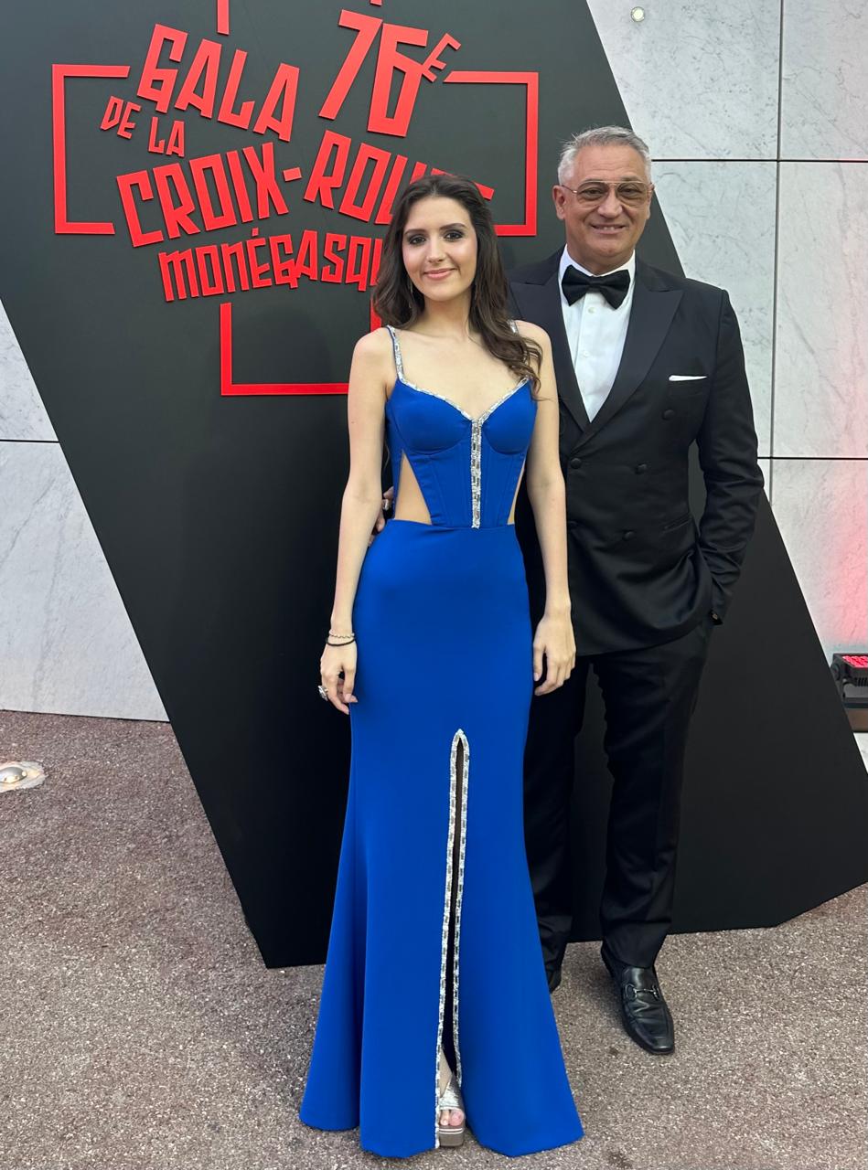 Red Carpet για Γιωργο Ντάβλα και Θεοδώρα Μιχαλολιάκου