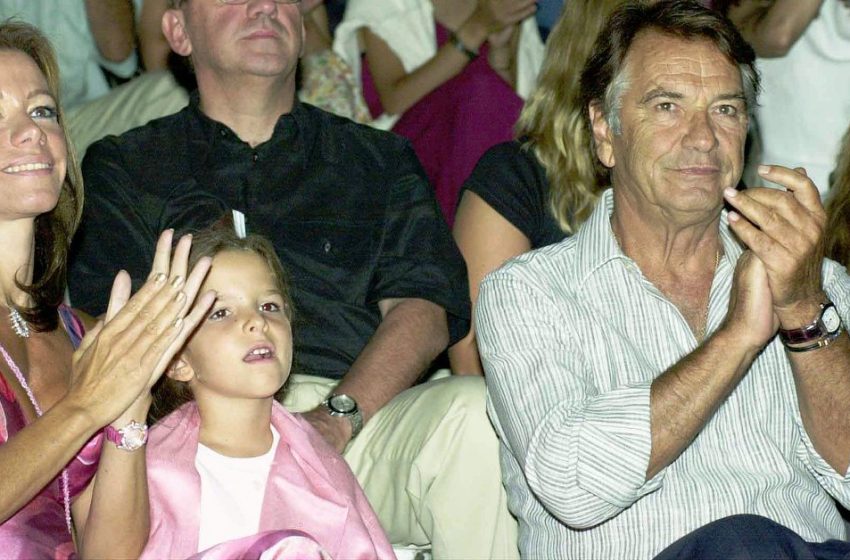 Η Εριέττα μικρή με τον Νίκο Κούρκουλο και την Μαριάννα Λάτση