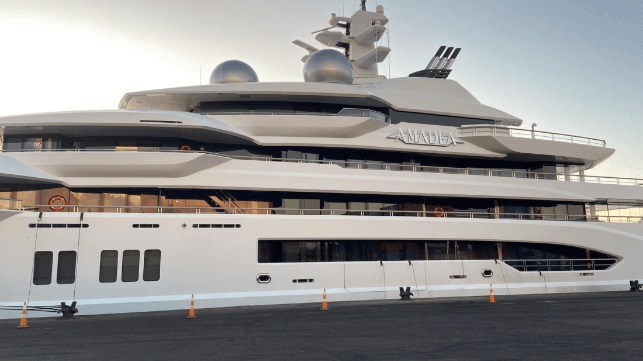Η θαλαμηγός Amadea