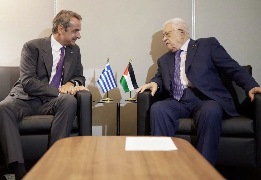Ο Κυριάκος Μητσοτάκης με τον Μαχμούντ Αμπάς