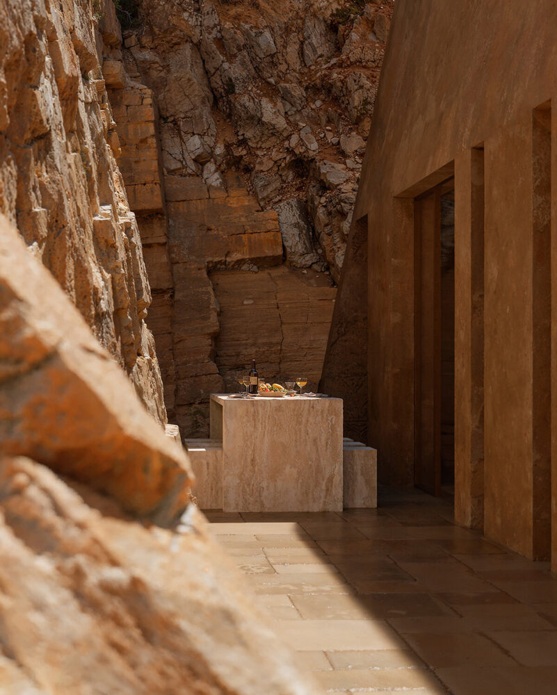 Η νέα βίλα ορόσημο της Oppenheim Architecture στην αλβανική ακτογραμμή
