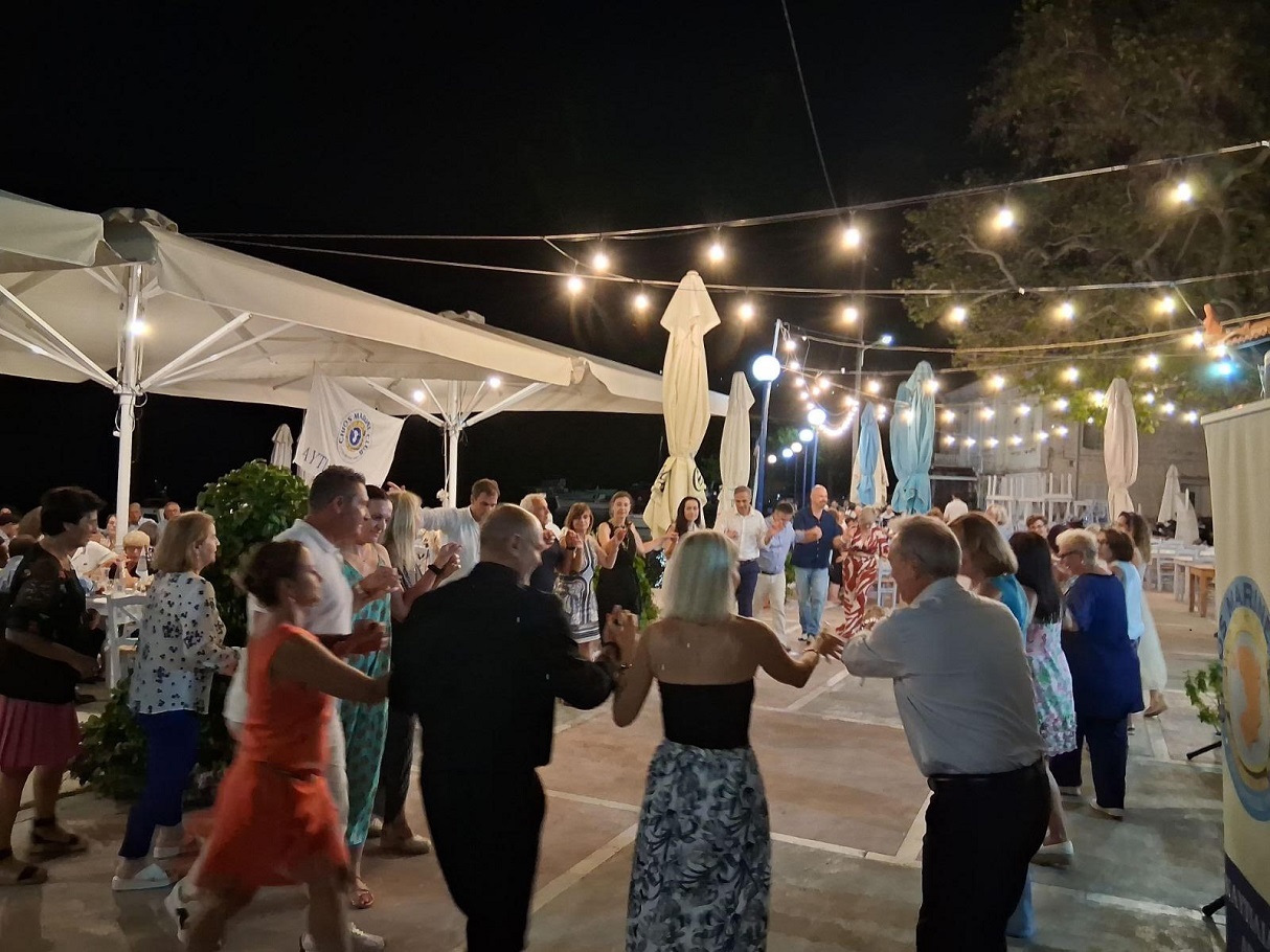 Ναυτιλιακή Λέσχη Χίων