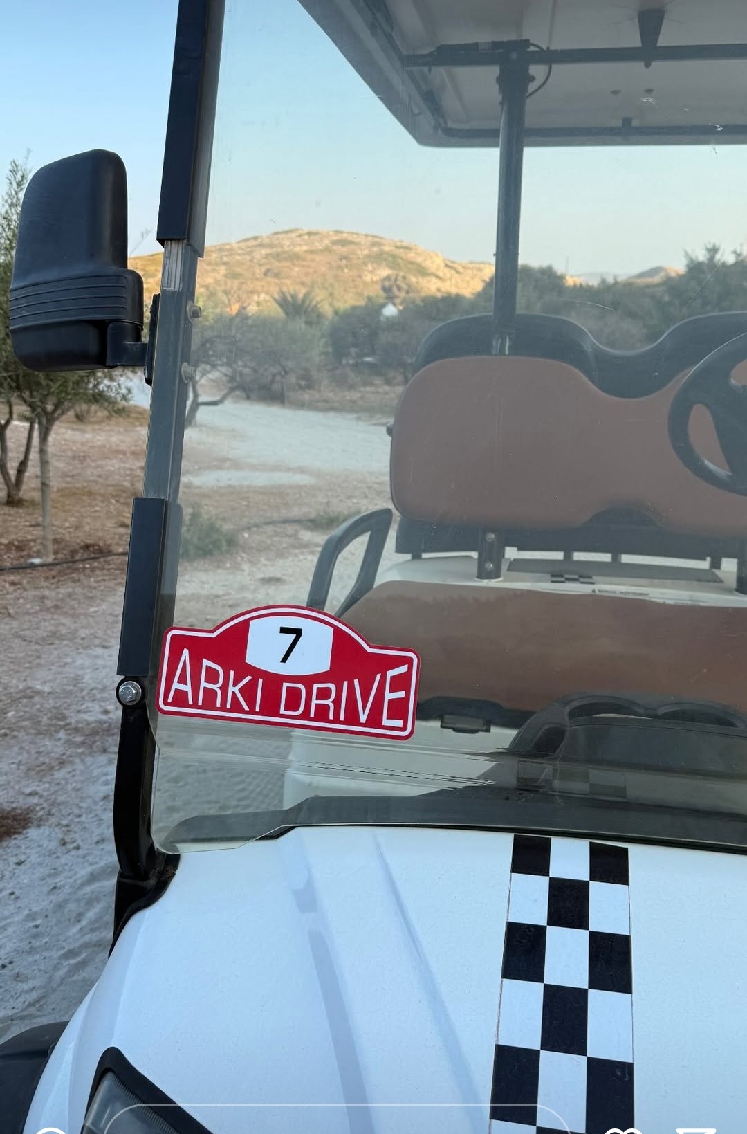 Με buggy έγινε η μεταφορά των καλεσμένων στον χώρο του πάρτυ