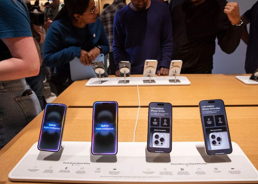 iPhone 16s