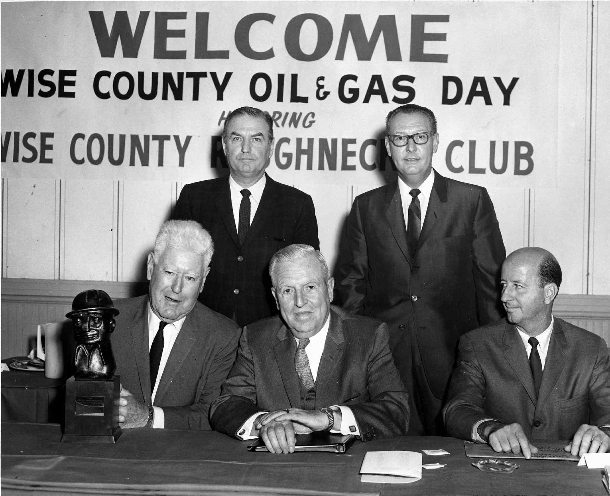 Τζορτζ Μίτσελ, ιδρυτής της Mitchell Family Corporation