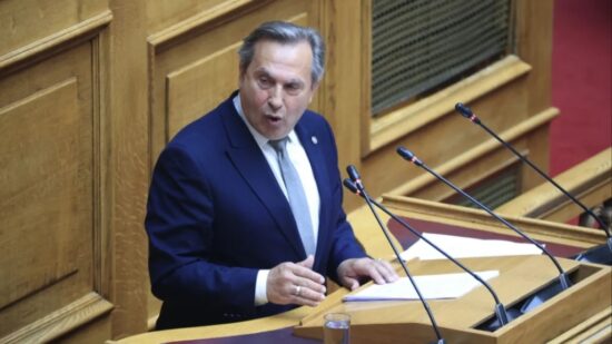 Βουλή: Διεγράφη ο Ν. Βρεττός από την «Νίκη» λόγω ΟΠΕΚΕΠΕ