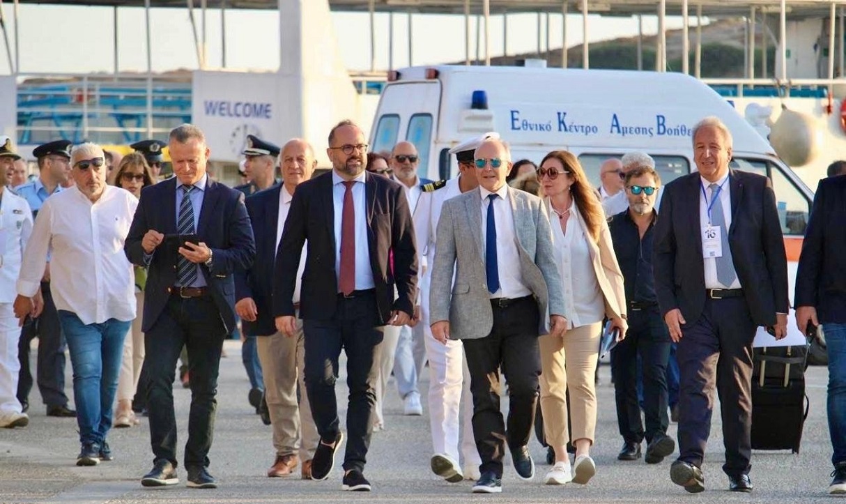 Στέφανος Γκίκας, Οινούσσες