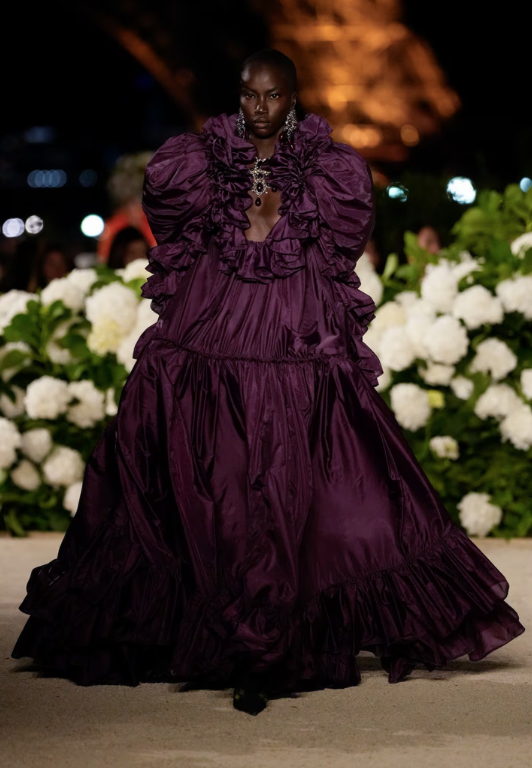 Yves Saint Laurent SS26 - Παρίσι - πηγή: Vogue Runway app