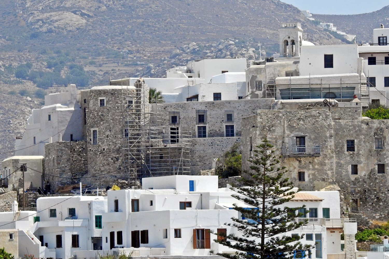 Ο Πύργος Κρίσπι κατά τη διάρκεια εργασιών αποκατάστασης