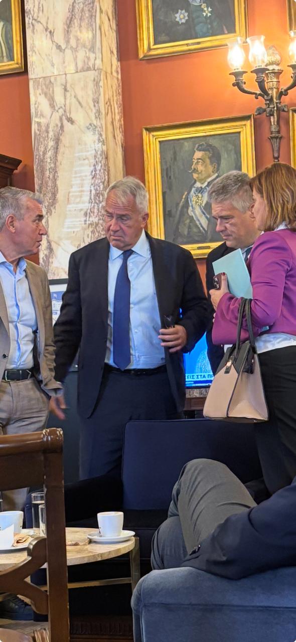Ο Μάκης Βορίδης, ο Μίλτος Χρυσομάλλης και άλλοι βουλευτές της ΝΔ