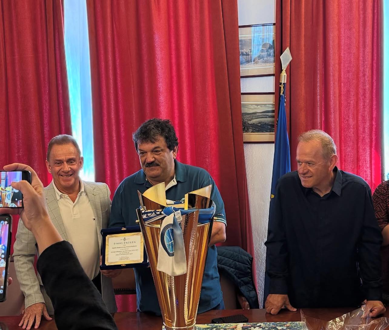 Μύκονος: Από τον βράχο του Cavo Paradiso, στα… σαλόνια του μπάσκετ! Δακτυλίδης και Αγγελετάκης συνεχίζουν να διαπρέπουν