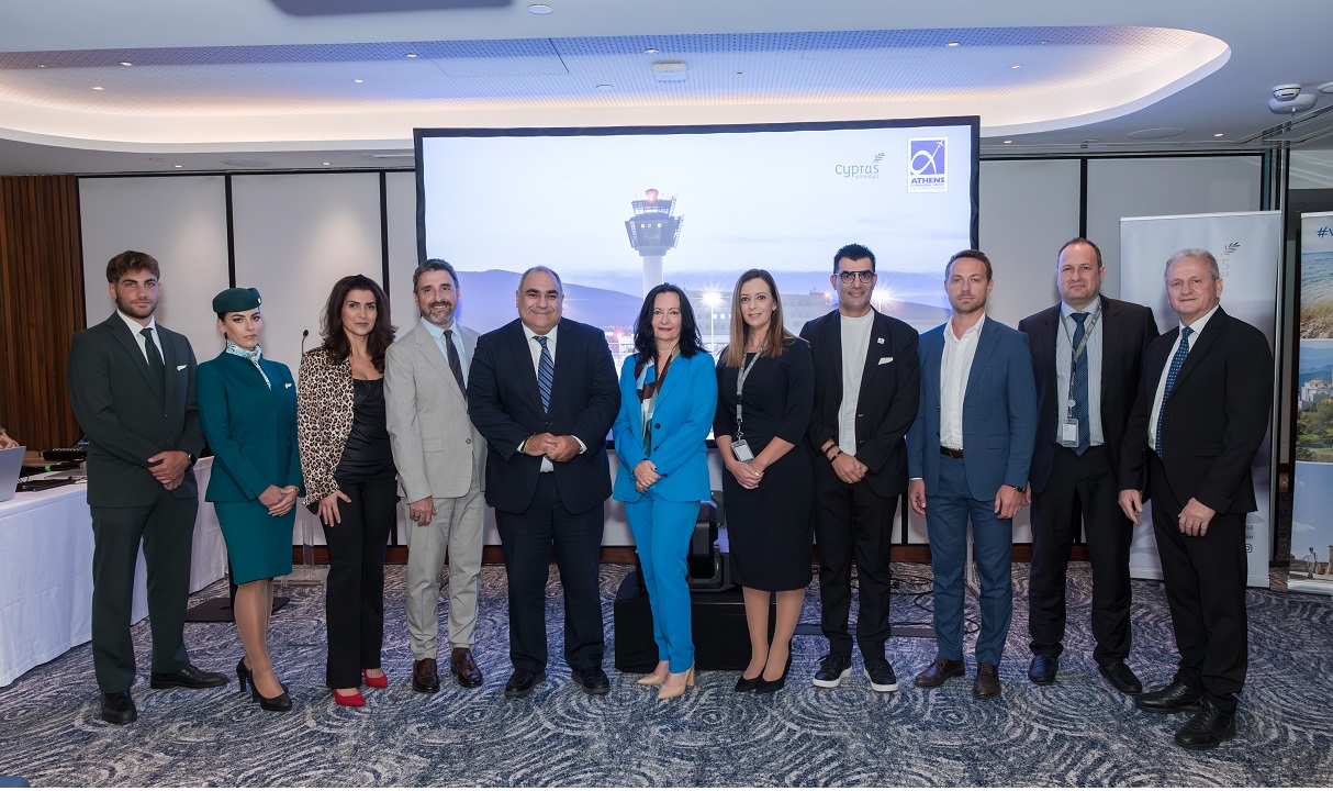 Aπό δεξιά: κ. Κωνσταντίνος Κρυστάλλης, CEO, Proton Air Services, κ. Νίκος Ιωάννου, CCO, Cyprus Airways, κ. Andrey Seknin, Strategy & Planning Director, Cyprus Airways, κ. Αντώνης Ορθοδόξου, Managing Director, Orthodoxou Group, κ. Χριστίνα Μαντένια, Head of Sales, Cyprus Airways, κ. Ιωάννα Παπαδοπούλου, Διευθύντρια Επικοινωνίας & Μάρκετινγκ, ΔΑΑ, κ. Σταύρος Αυγουστίδης, Πρέσβης της Κυπριακής Δημοκρατίας, κ. Ιωσήφ Κυπραίος, Συντονιστής Εμπορικού Κέντρου, Πρεσβεία της Κυπριακής Δημοκρατίας, κ. Ιωάννα Χατζηκωστή, Λειτουργός Μάρκετινγκ & Πωλήσεων Υφυπουργείο Τουρισμού Κύπρου-Γραφείο Αθηνών