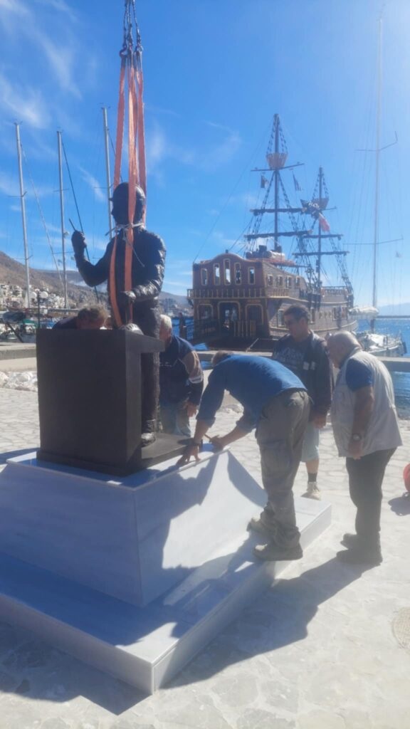 Το άγαλμα του ναυτικού στην Κάλυμνο