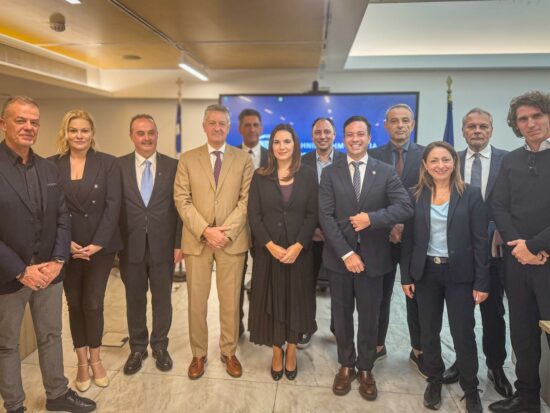 Όλγα Κεφαλογιάννη: Συνάντηση με Πανελλήνια Ομοσπονδία Ξενοδόχων