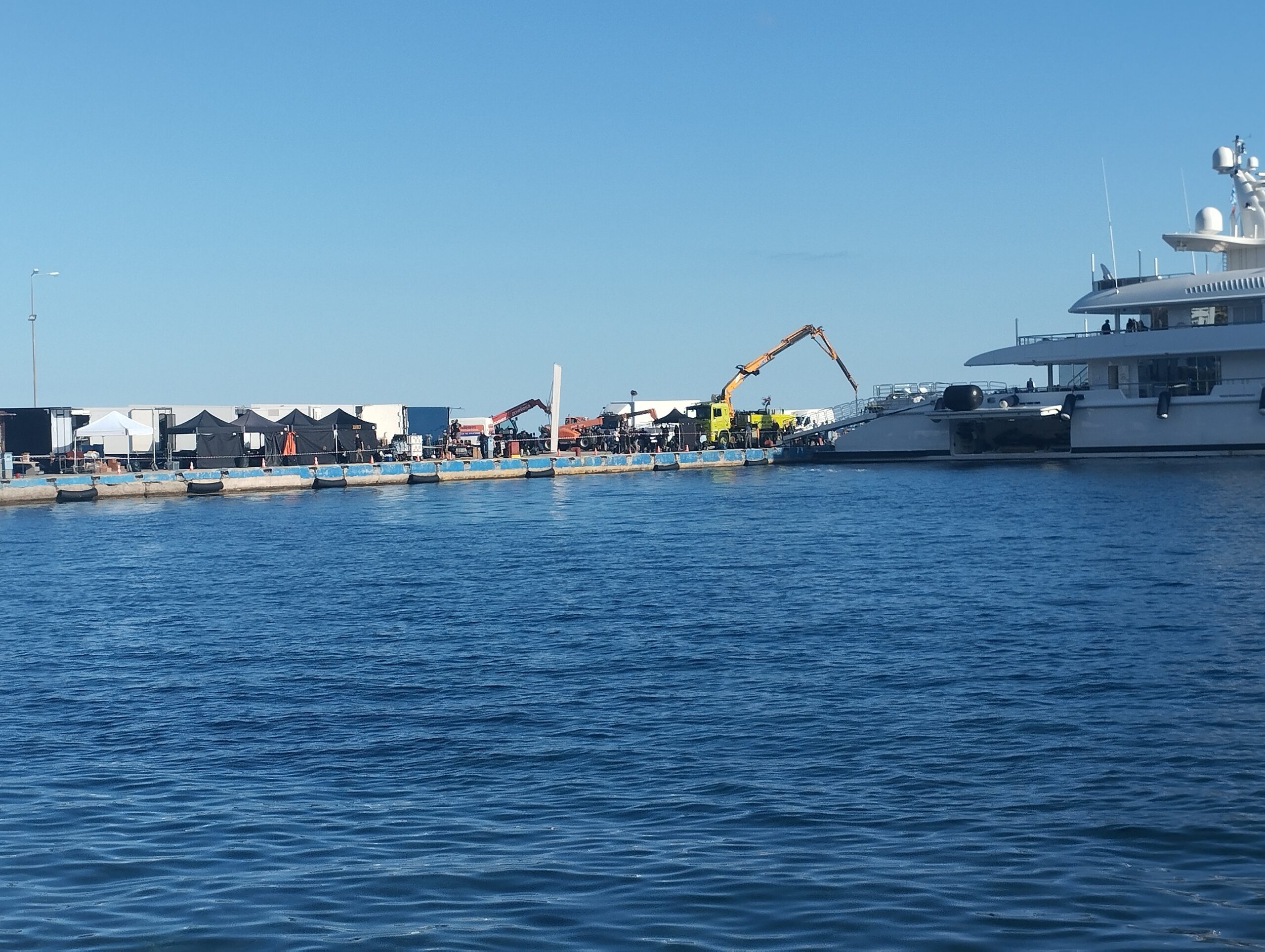 Αποκλειστικές φωτογραφίες του πολυτελούς σκάφους του Μελισσανίδη στα Μέθανα