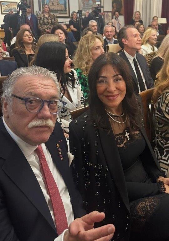 Δαυίδ Σαλτιέλ, Ελένη Μπούση