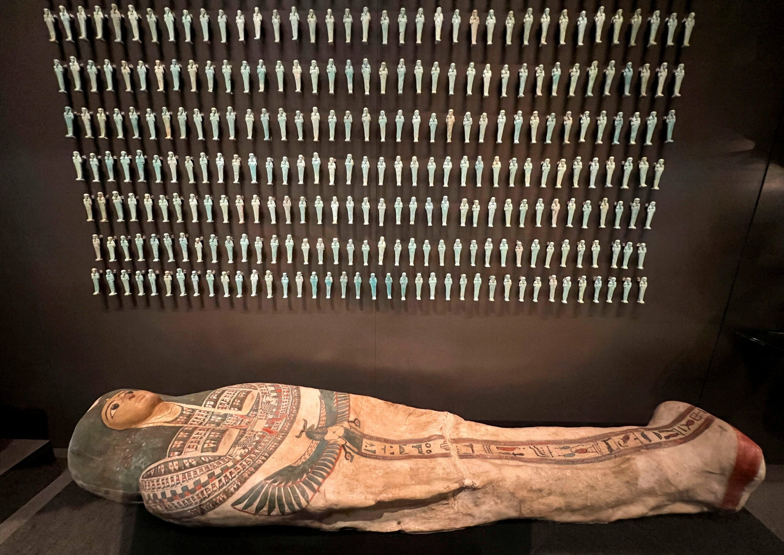 Ταφικά ειδώλια που συνόδευαν την ταφή