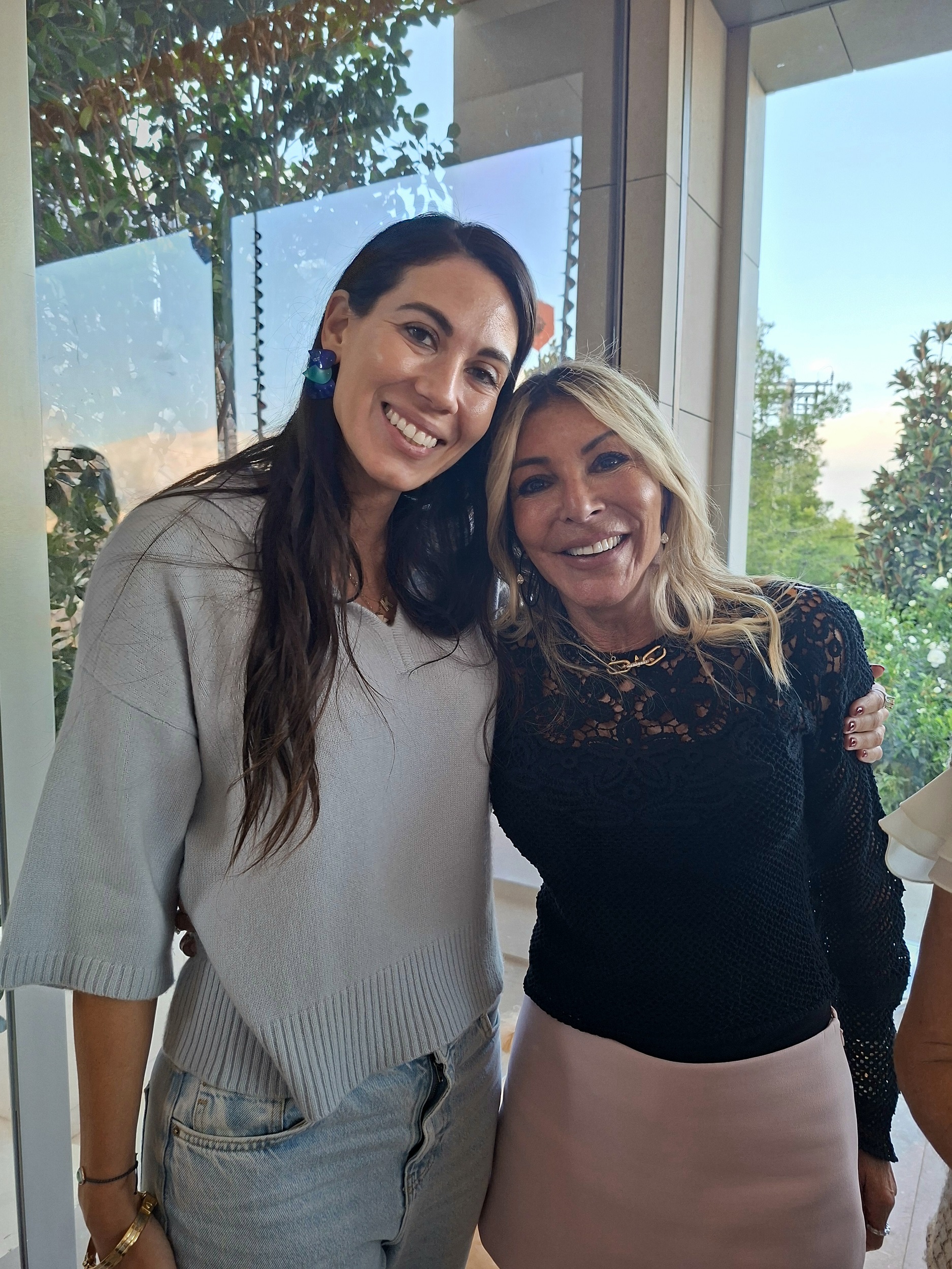 Οι δύο Σκορπίνες, Σοφία Σωτηράκου, Κέλλυ Δρίτσα