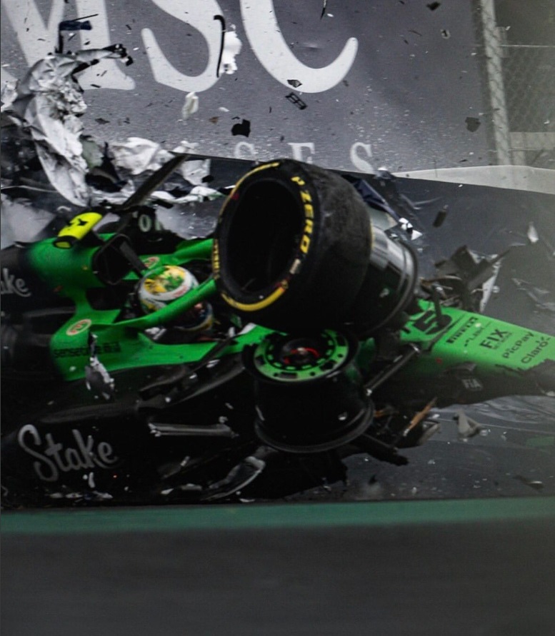 O Mπορτολέτο έχασε τον έλεγχο με 340km/h και δέχτηκε δυο χτυπήματα 34g και 57g από τα οποία βγήκε αλώβητος