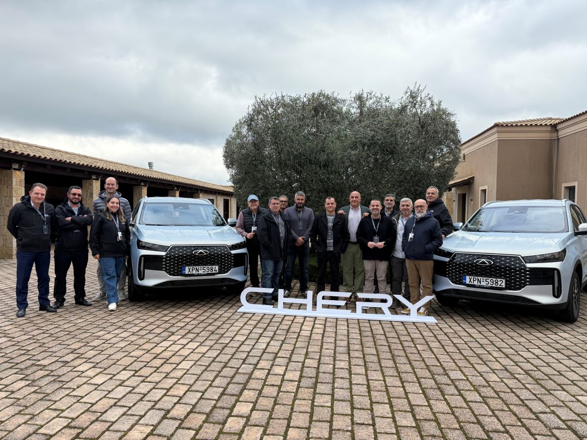 Τα μέλη του ΑΤΧ στη πρώτη γνωριμία τους με το Tiggo 4