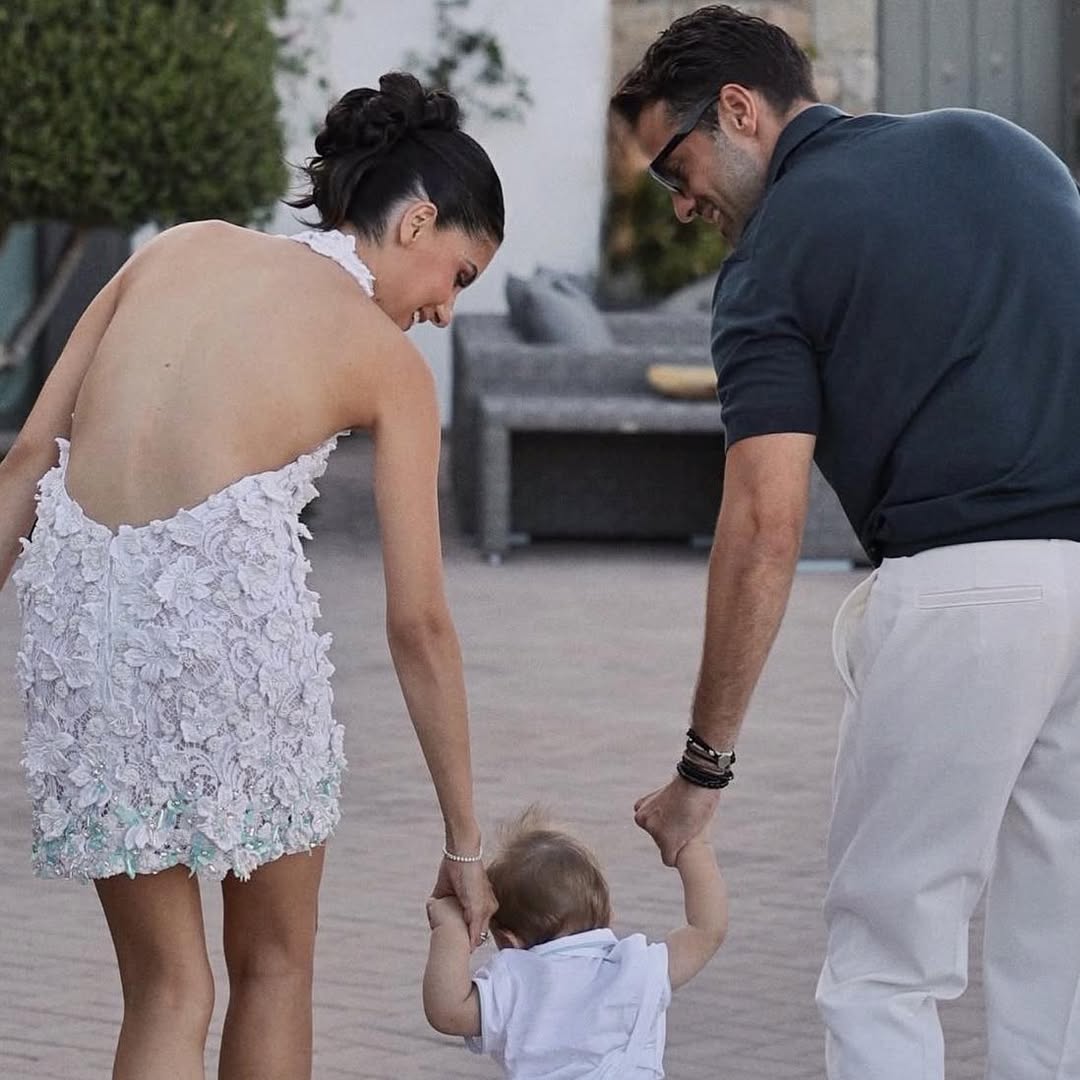 Αλεξάνδρα Νίκα και Κωνσταντίνος Αργυρός με τον γιο τους, Βασίλη