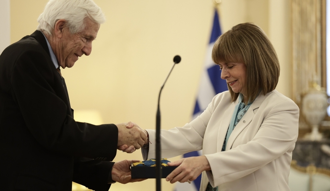 Από την τελετή παρασημοφόρησης του κ. Λασκαρίδη από την πρώην πρόεδρο της Δημοκρατίας, Κατερίνα Σακελλαροπούλου